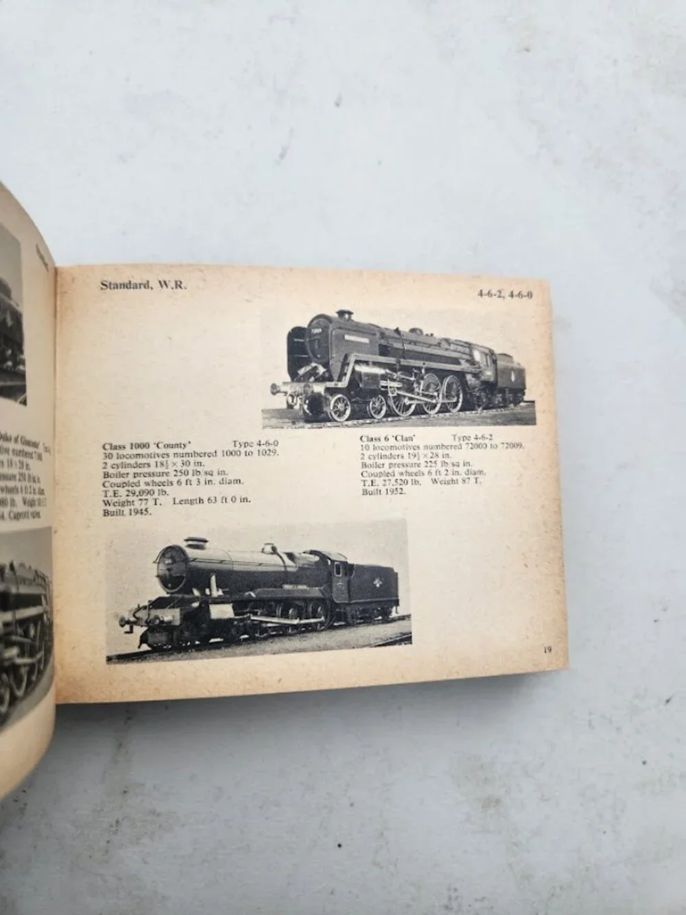 The Dumpy Pocket Book of Locomotives Trains British and European Train Book Hard